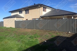 Colorbond fence with Steel Plinth